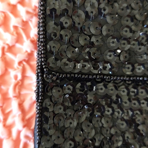 BLACK BEADED and SEQUIN EVENING CLUTCH. No Flaws. - Picture 3 of 9